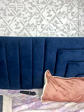 ElaaPerez online show from November 2025 12:39:01 PM