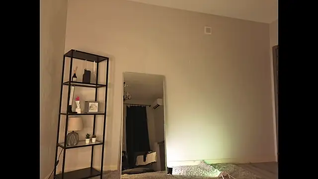 Snapshot of elfinvibes chatting on November 2025 06:39:02 AM elfinvibes online show from November 2025 06:39:02 AM