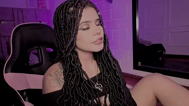 Snapshot of BonnieAnderson_ chatting on July 2026 02:25:02 AM BonnieAnderson online show from July 2026 02:25:02 AM