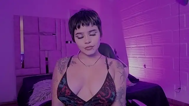 Snapshot of BonnieAnderson_ chatting on June 2026 08:43:01 PM BonnieAnderson online show from June 2026 08:43:01 PM