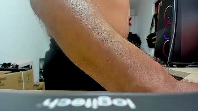 Jhonatan Morales S online show from October 2025 04:16:01 AM