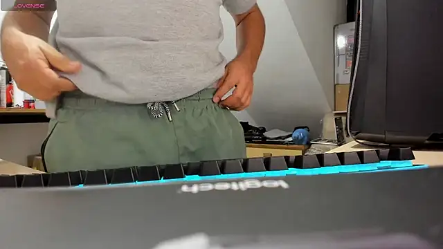 Jhonatan Morales S online show from October 2025 05:41:02 AM