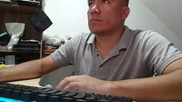 Jhonatan Morales S online show from November 2025 01:06:02 PM