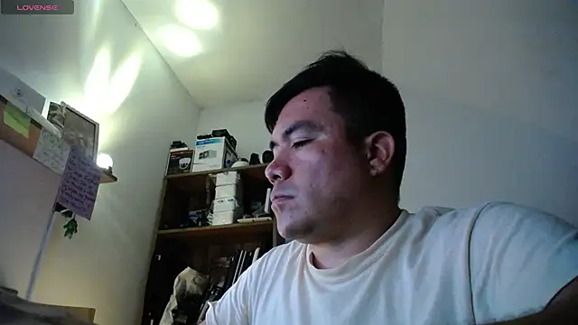 Snapshot of Jhonatan_Morales_S chatting on May 2026 09:23:01 PM Jhonatan Morales S online show from May 2026 09:23:01 PM