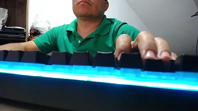 Jhonatan Morales S online show from November 2025 05:50:01 AM