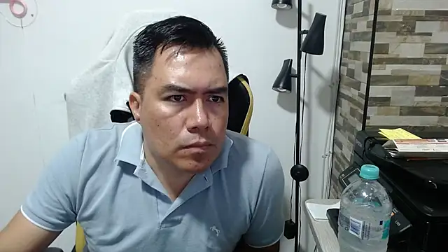 Snapshot of Jhonatan_Morales_S chatting on July 2026 11:46:02 PM Jhonatan Morales S online show from July 2026 11:46:02 PM