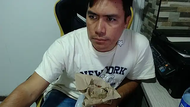 Jhonatan Morales S online show from November 2025 10:24:01 PM