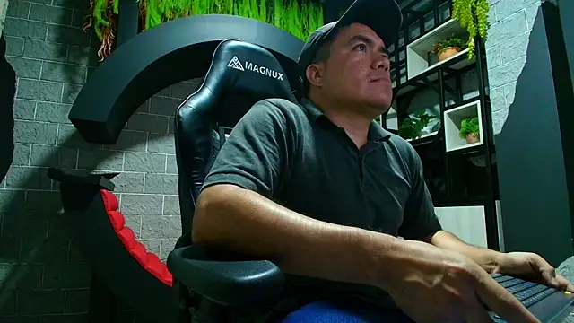 Jhonatan Morales S online show from January 2025 01:32:01 AM