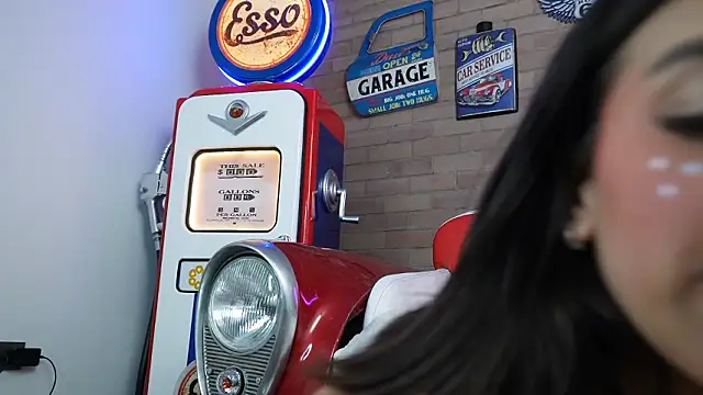 miss collins online show from February 2026 06:08:02 PM