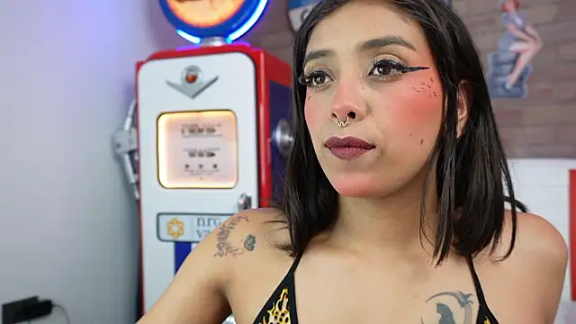 miss collins online show from March 2026 06:04:02 PM