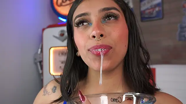 miss collins online show from April 2026 07:17:01 PM