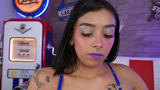 miss collins online show from February 2026 06:30:01 PM