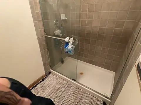 Snapshot of RuffClvb chatting on February 2025 04:43:01 AM RuffClvb online show from February 2025 04:43:01 AM