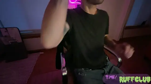 Snapshot of RuffClvb chatting on November 2025 11:59:01 PM RuffClvb online show from November 2025 11:59:01 PM