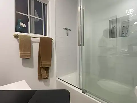 Snapshot of RuffClvb chatting on December 2024 01:16:02 AM RuffClvb online show from December 2024 01:16:02 AM