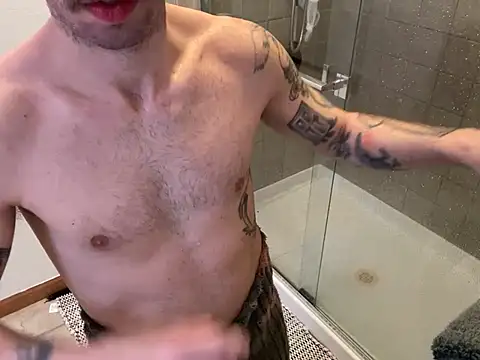 Snapshot of RuffClvb chatting on March 2025 03:04:01 AM RuffClvb online show from March 2025 03:04:01 AM