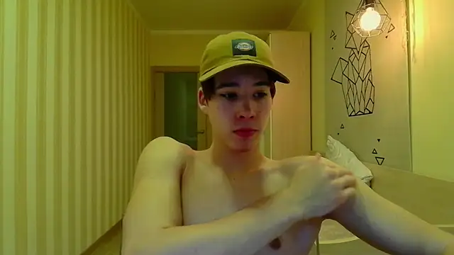 Snapshot of gayGamogey chatting on December 2024 12:33:01 PM gayGamogey online show from December 2024 12:33:01 PM