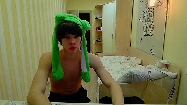 gayGamogey online show from December 2025 05:47:02 PM