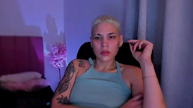 Charlee pink online show from February 2026 06:33:01 AM