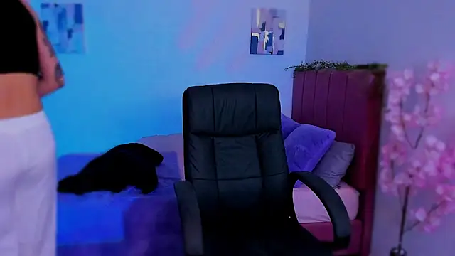 Charlee pink online show from December 2025 01:49:02 AM