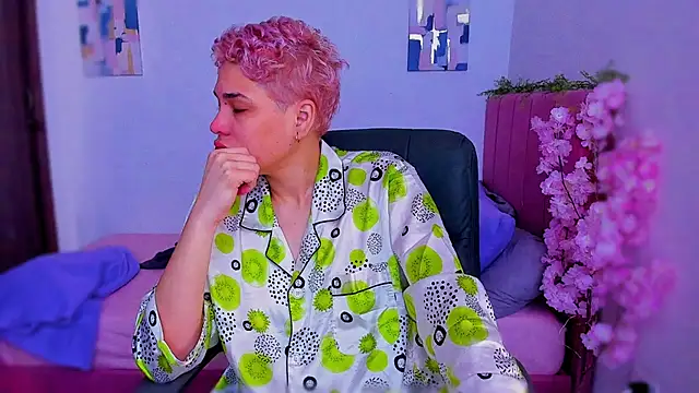 Charlee pink online show from December 2025 04:55:02 PM