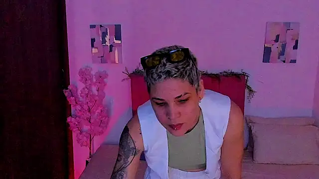 Charlee pink online show from October 2025 05:34:02 PM