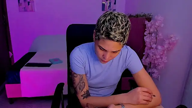 Charlee pink online show from November 2025 08:47:01 PM