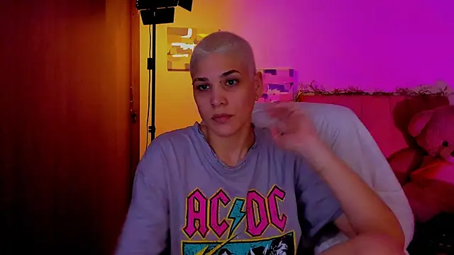 Charlee pink online show from April 2026 01:07:01 AM