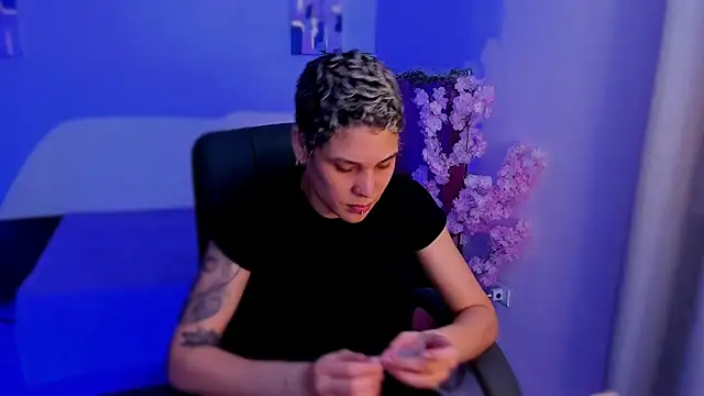 Charlee pink online show from November 2025 07:58:02 PM