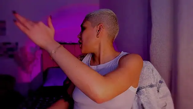 Charlee pink online show from February 2026 06:41:01 PM