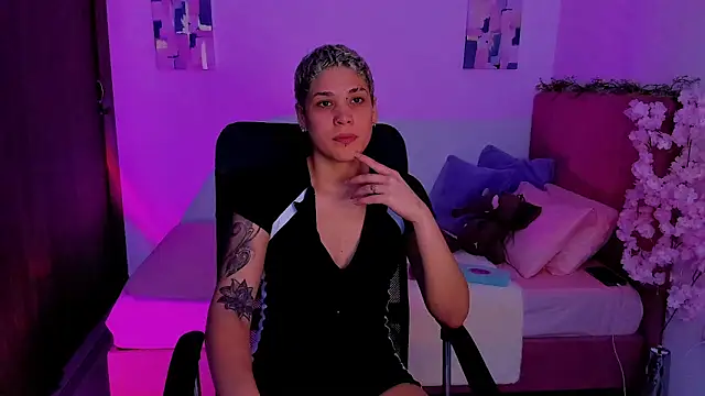 Charlee pink online show from October 2025 08:32:02 PM