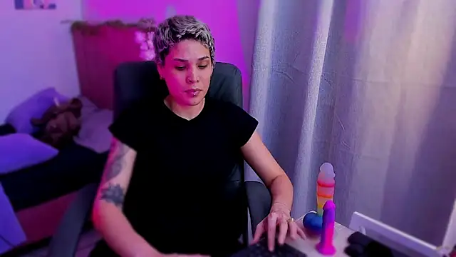 Charlee pink online show from November 2025 04:56:01 AM