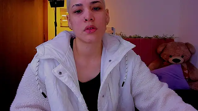 Charlee pink online show from April 2026 02:57:01 PM