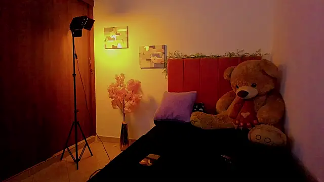 Charlee pink online show from April 2026 01:42:02 AM