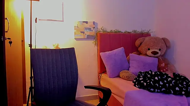 Charlee pink online show from March 2026 07:36:02 PM