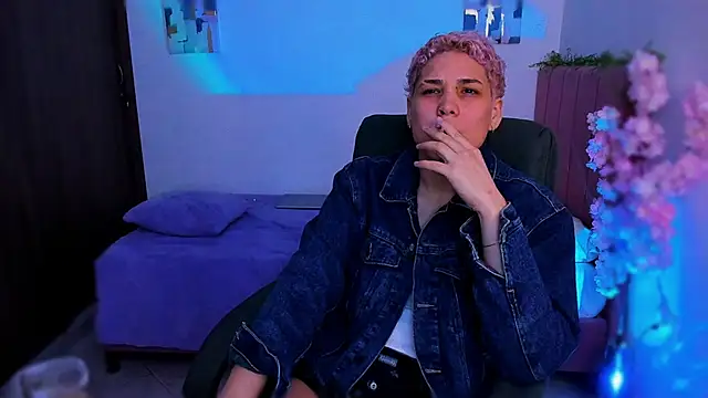 Charlee pink online show from December 2025 05:54:01 AM