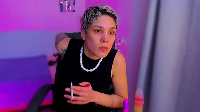 Charlee pink online show from November 2025 04:44:01 AM