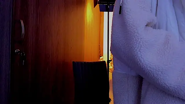 Charlee pink online show from March 2026 02:26:01 AM