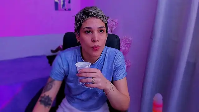 Charlee pink online show from November 2025 07:58:01 PM