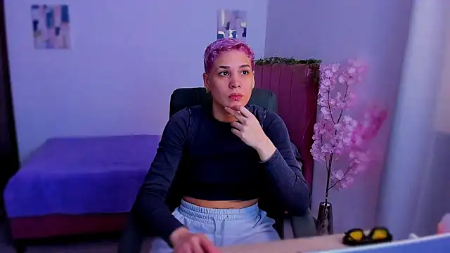 Charlee pink online show from December 2025 06:17:01 PM