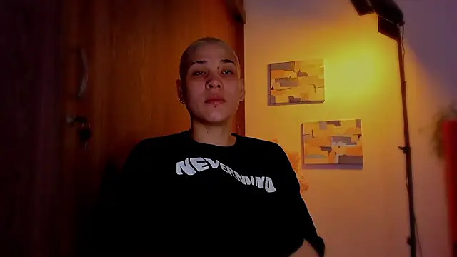 Charlee pink online show from March 2026 05:50:01 PM