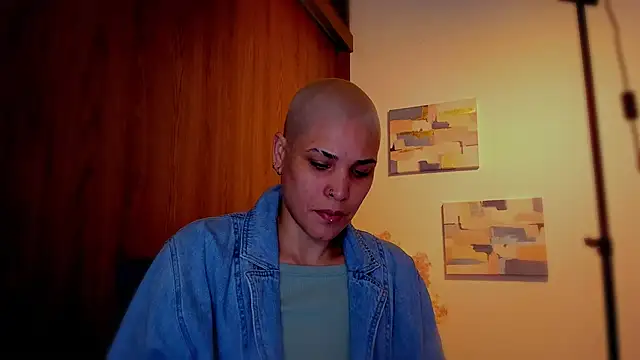 Charlee pink online show from March 2026 07:06:02 PM