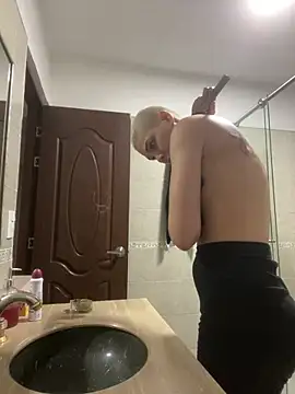 Charlee pink online show from April 2026 10:13:01 PM