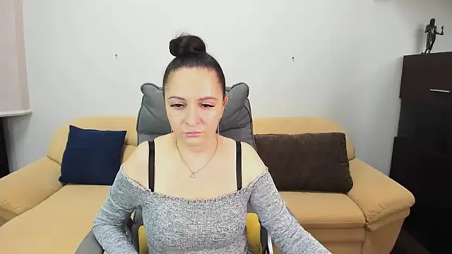 AngellLika online show from November 2025 07:23:02 AM