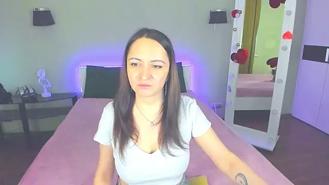 AngellLika online show from March 2026 01:44:01 PM