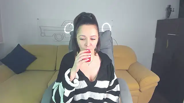 AngellLika online show from January 2026 01:48:01 PM