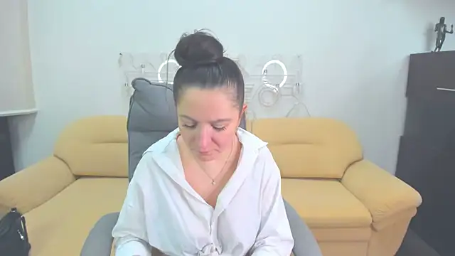 AngellLika online show from March 2026 01:06:02 PM