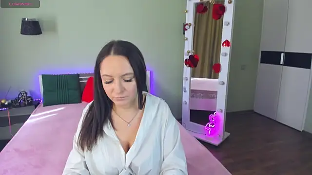 AngellLika online show from September 2025 11:21:02 AM