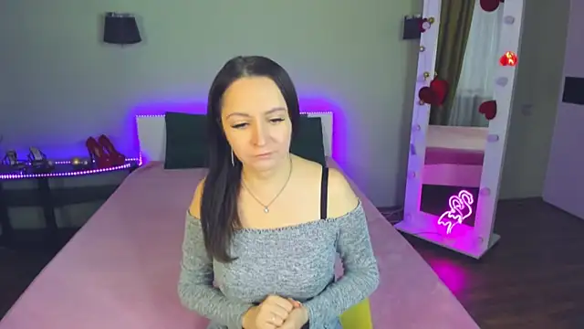 AngellLika online show from October 2025 12:40:02 PM