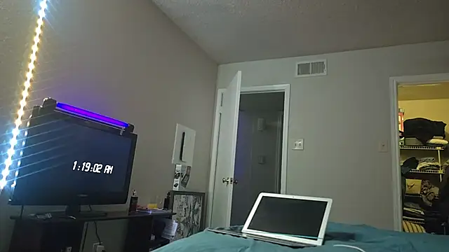 ChillzPnp online show from November 2025 07:19:01 AM